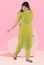 Women Georgette Kurta Pant Set Parrot Green