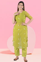 Women Georgette Kurta Pant Set Parrot Green